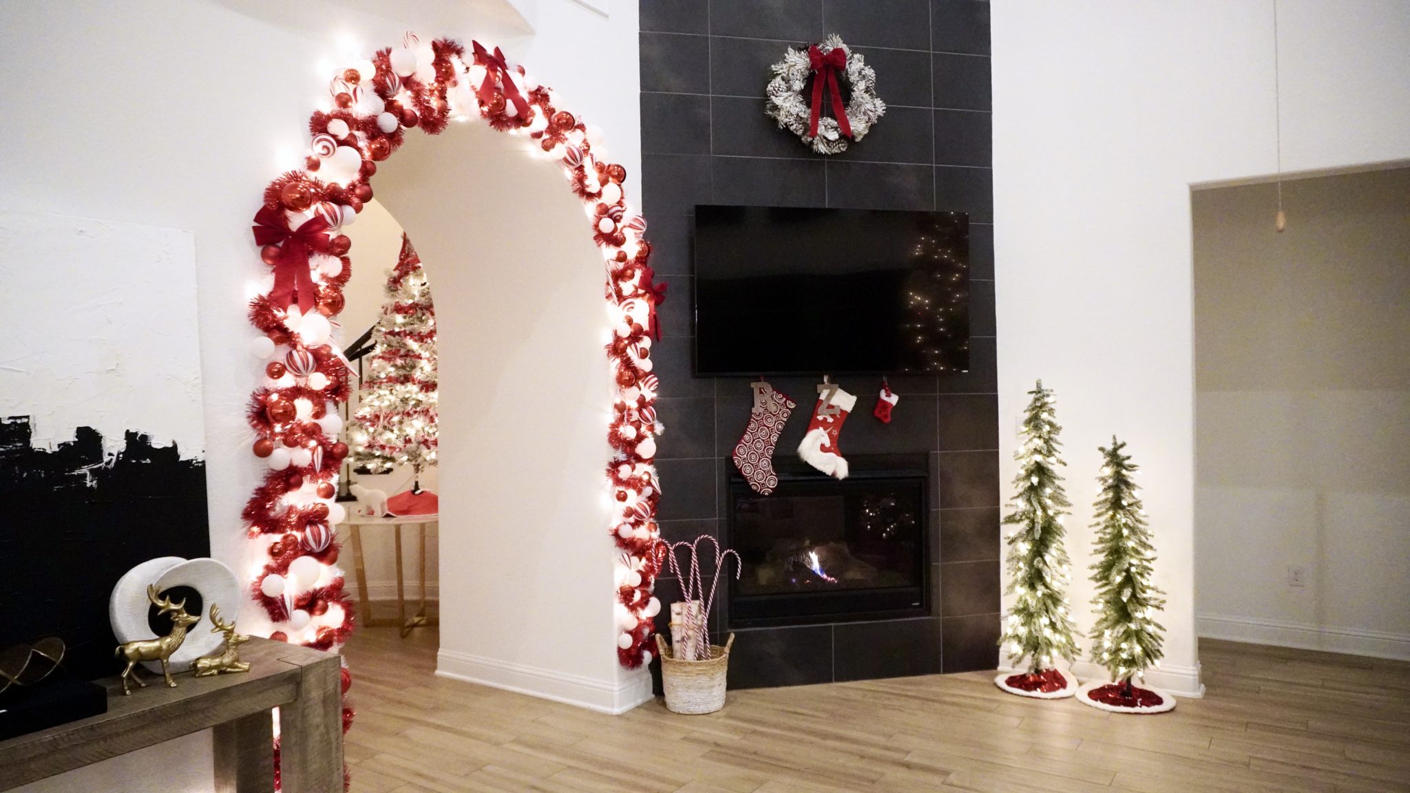 4 Festive DIY Christmas Decorations  ravenelysetv.com